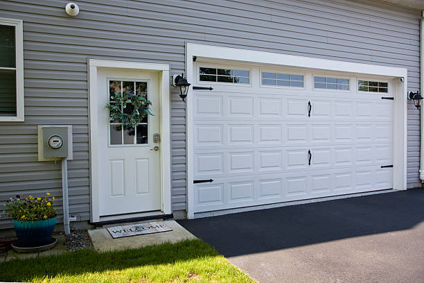 24/7 Emergency Garage Door Panel Replacement experts in Hawley, PA